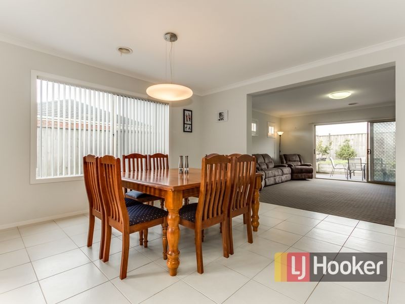 4 Lancashire Drive, Cranbourne North VIC 3977