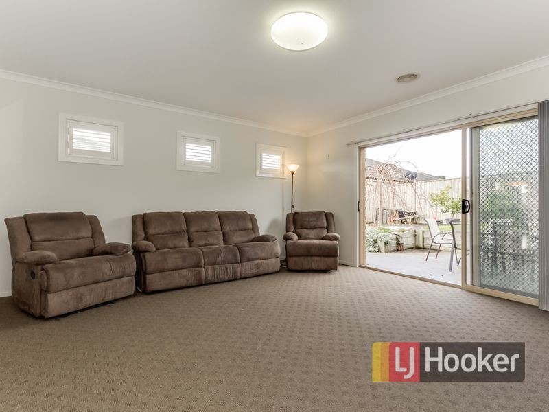 4 Lancashire Drive, Cranbourne North VIC 3977