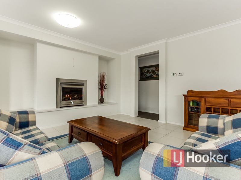 4 Lancashire Drive, Cranbourne North VIC 3977