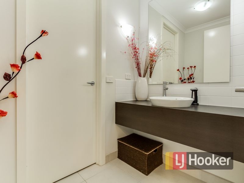 4 Lancashire Drive, Cranbourne North VIC 3977