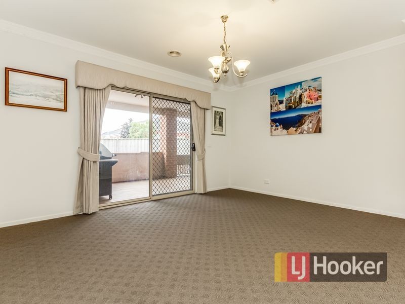 4 Lancashire Drive, Cranbourne North VIC 3977