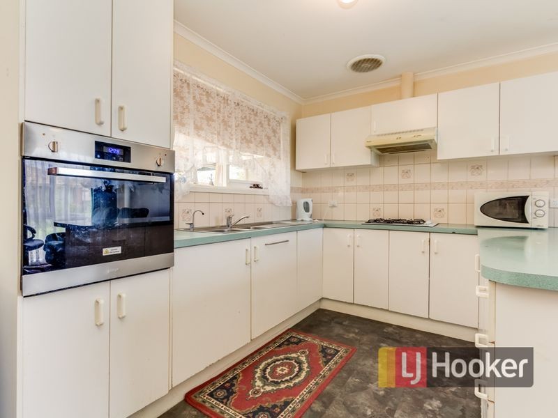 1 Bates Street, Cranbourne West VIC 3977