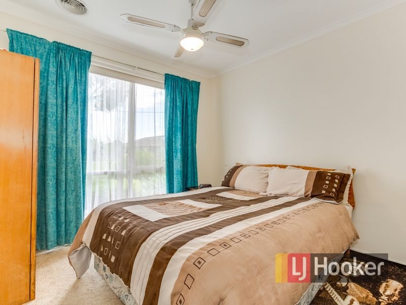 1 Bates Street, Cranbourne West VIC 3977