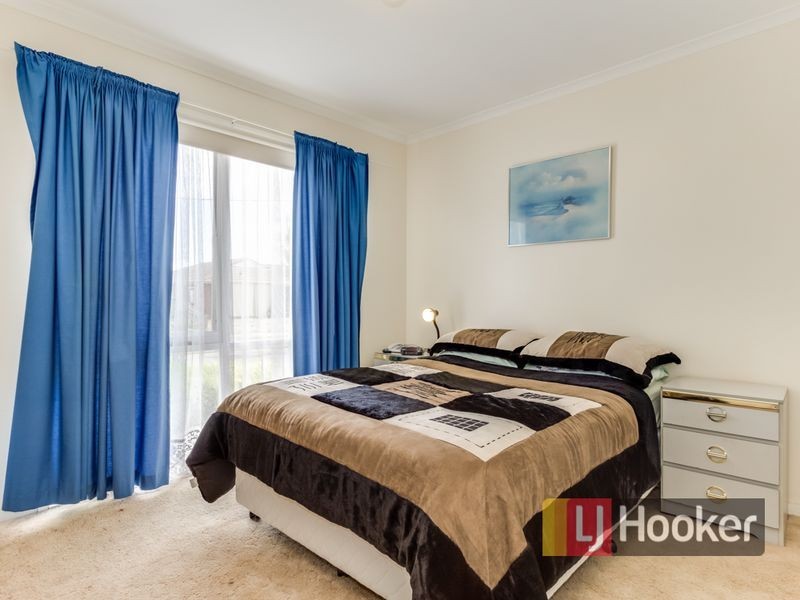 1 Bates Street, Cranbourne West VIC 3977