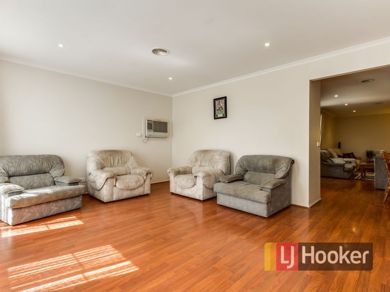 15 Farskiene Place, Hampton Park VIC 3976