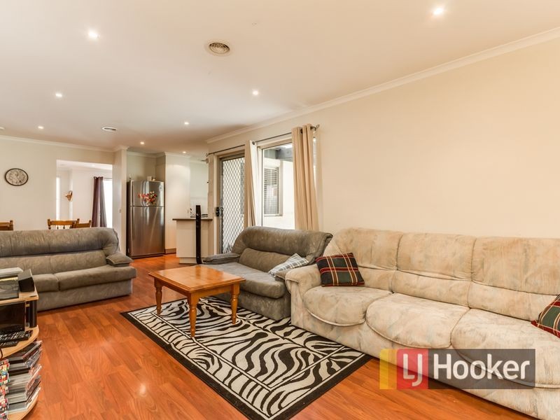 15 Farskiene Place, Hampton Park VIC 3976