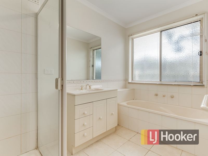 15 Farskiene Place, Hampton Park VIC 3976