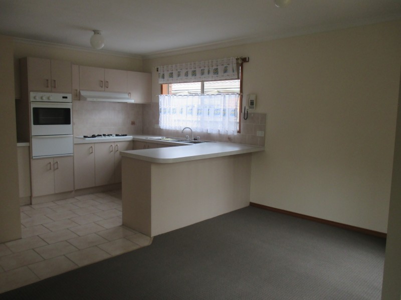 1B Rachel Drive, Cranbourne North VIC 3977