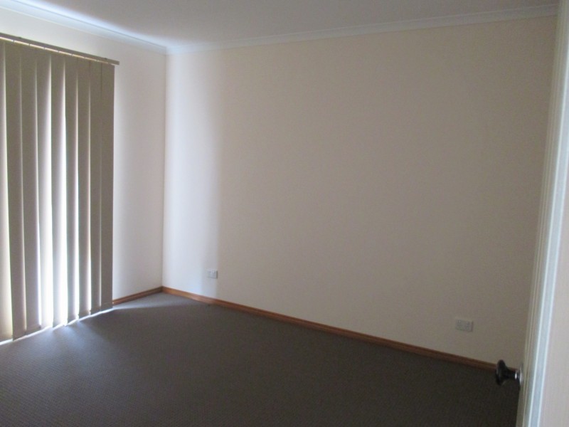 1B Rachel Drive, Cranbourne North VIC 3977