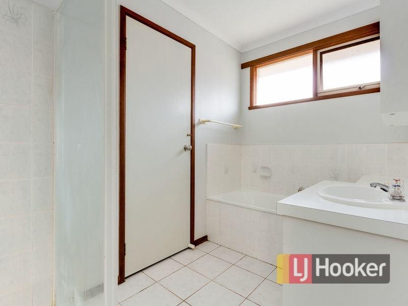 46 Lesley Drive, Hampton Park VIC 3976