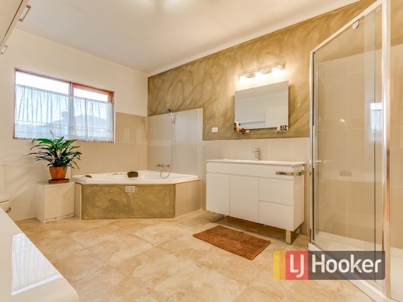 41 Montbrae Circuit, Narre Warren North VIC 3804