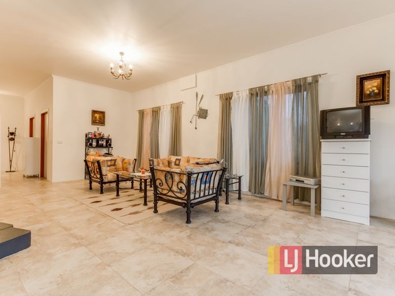 41 Montbrae Circuit, Narre Warren North VIC 3804