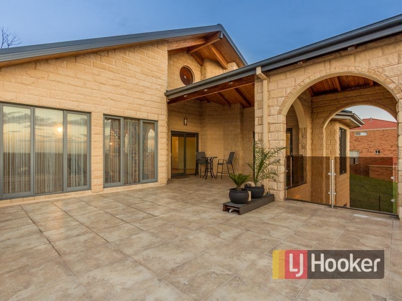 41 Montbrae Circuit, Narre Warren North VIC 3804