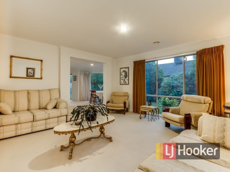 8 Arlington Place, Narre Warren South VIC 3805