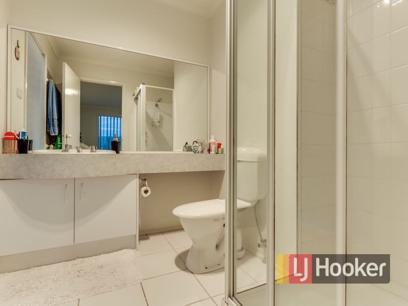 8 Arlington Place, Narre Warren South VIC 3805