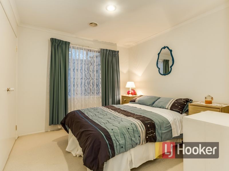 8 Arlington Place, Narre Warren South VIC 3805