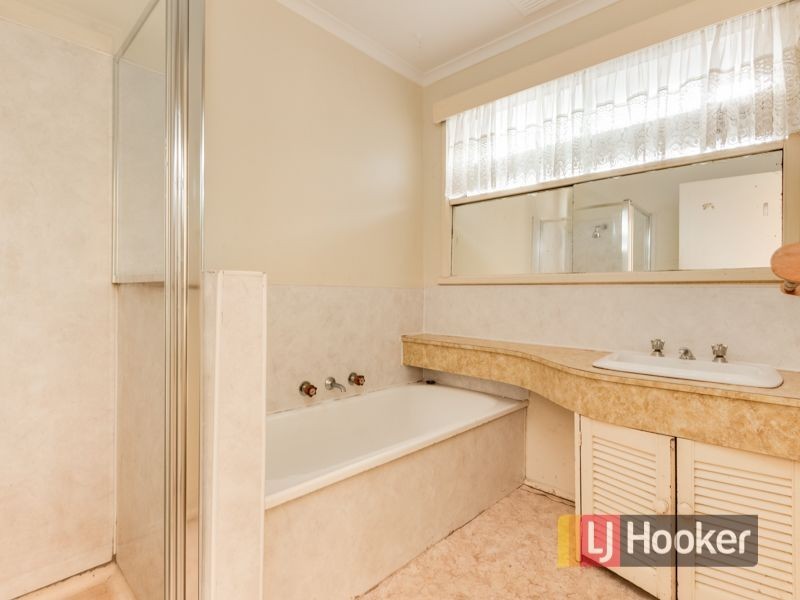 12 Winnima Avenue, Hampton Park VIC 3976