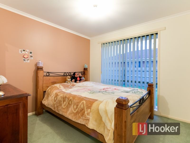 43 Karoonda Way, Hampton Park VIC 3976