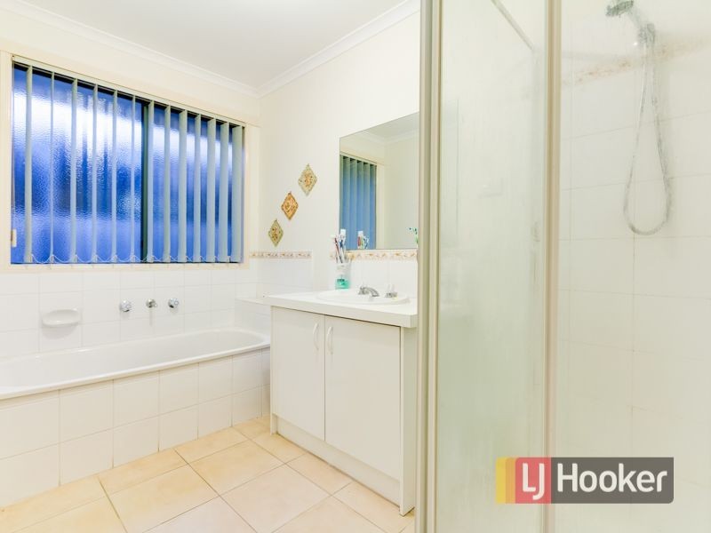 43 Karoonda Way, Hampton Park VIC 3976