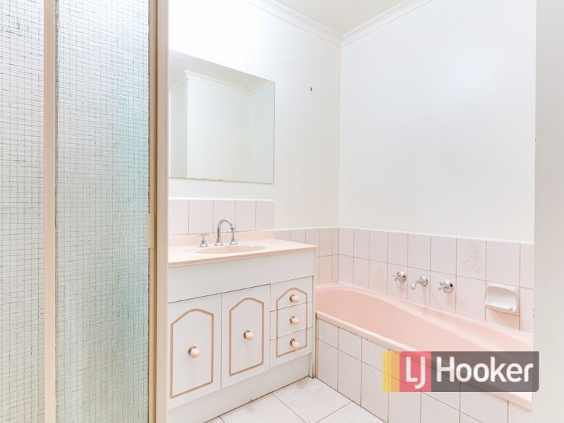 3/4 Bride Avenue, Hampton Park VIC 3976
