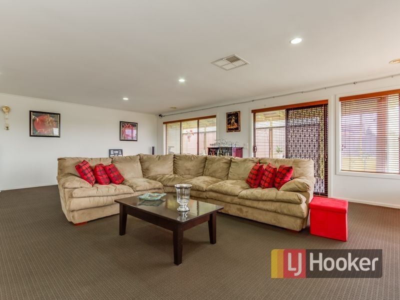 36 Majestic Boulevard, Cranbourne VIC 3977