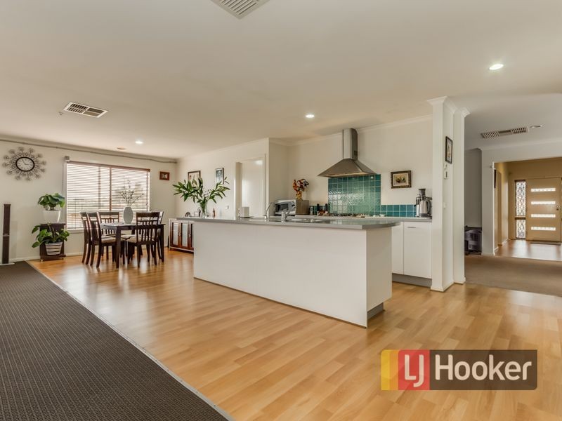 36 Majestic Boulevard, Cranbourne VIC 3977