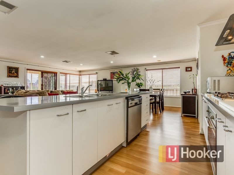 36 Majestic Boulevard, Cranbourne VIC 3977