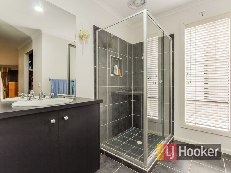 36 Majestic Boulevard, Cranbourne VIC 3977