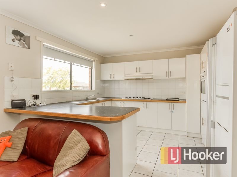 34 Bounty Way, Berwick VIC 3806