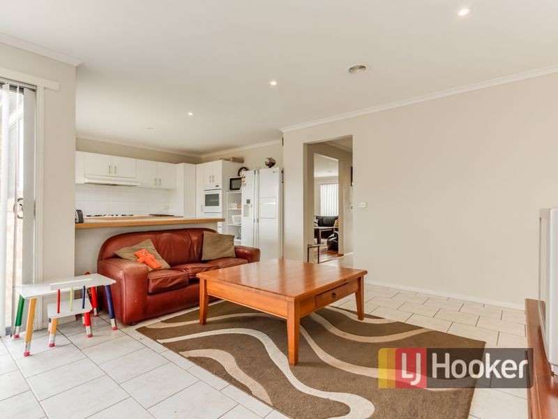 34 Bounty Way, Berwick VIC 3806
