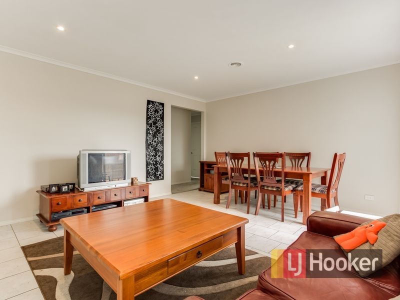 34 Bounty Way, Berwick VIC 3806