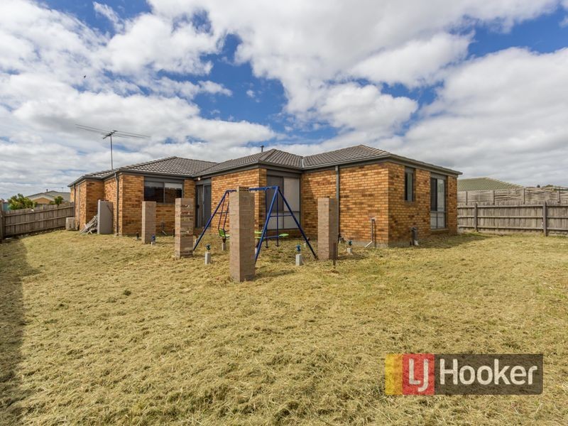 34 Bounty Way, Berwick VIC 3806