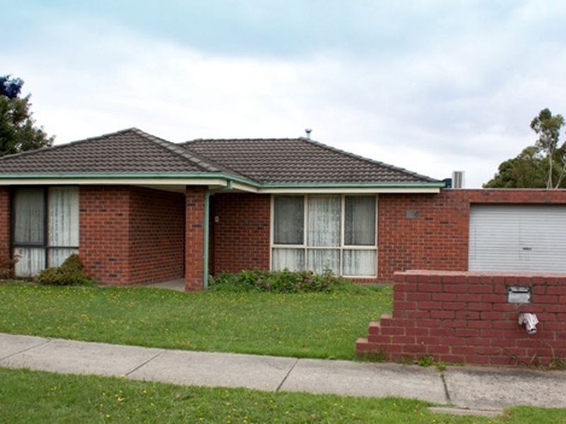 27 Springfield Cres, Hampton Park VIC 3976