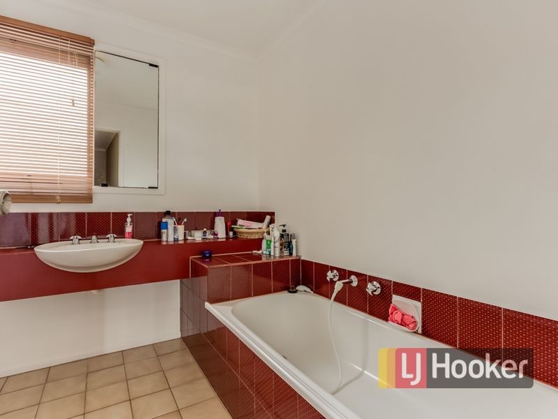 7 Warren Close, Narre Warren VIC 3805