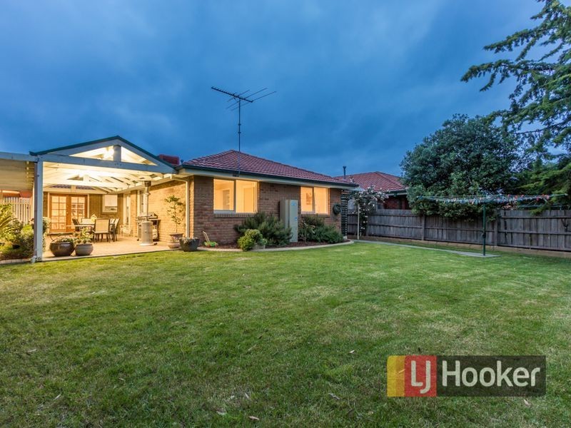 5 Bertrand Close, Berwick VIC 3806