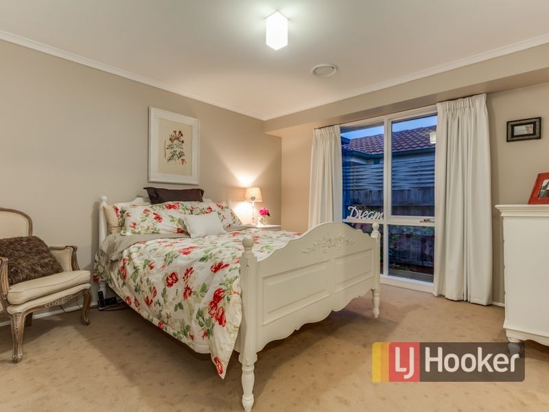 5 Bertrand Close, Berwick VIC 3806