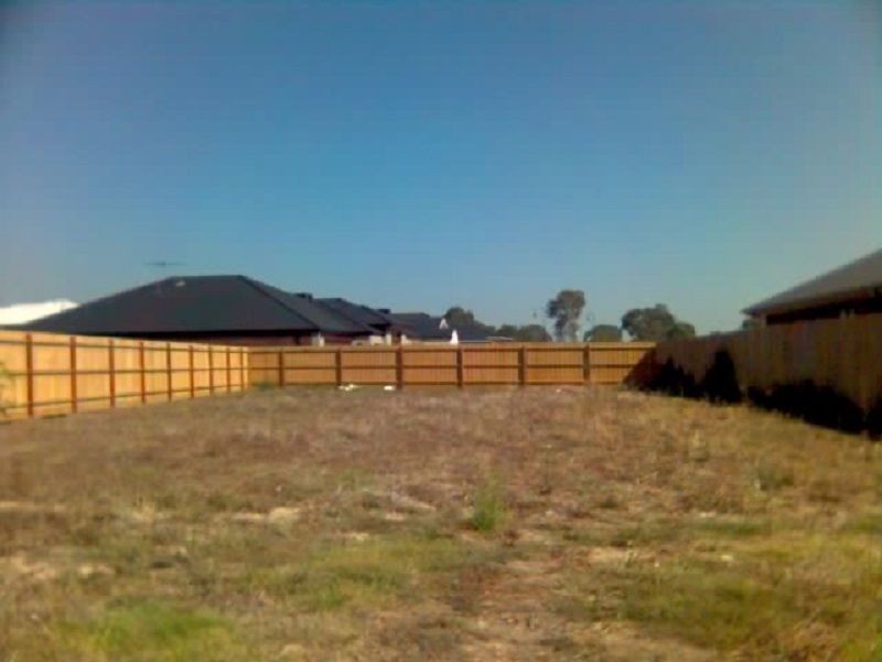 27 Henning Avenue, Lynbrook VIC 3975