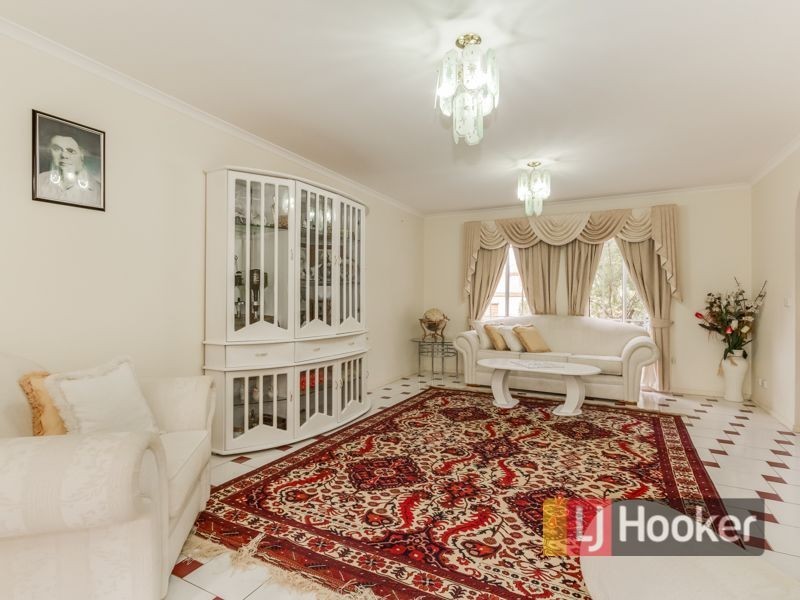 132 Hinrichsen Drive, Hallam VIC 3803
