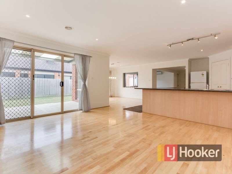 64 Astley Wynd, Lynbrook VIC 3975
