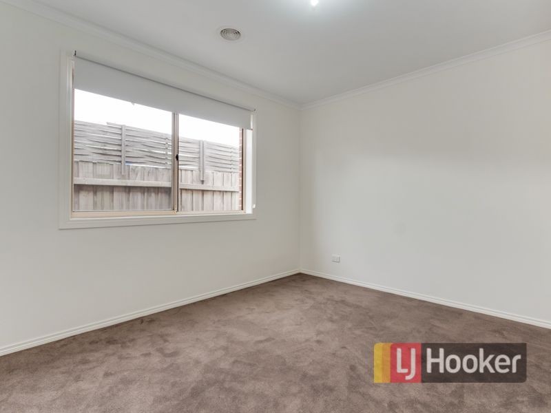 64 Astley Wynd, Lynbrook VIC 3975