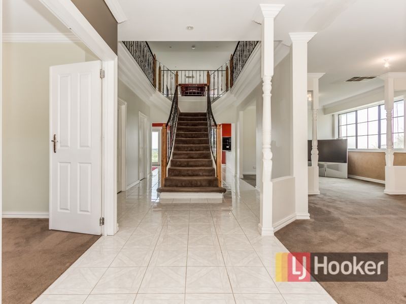 22 Montbrae Circuit, Narre Warren North VIC 3804