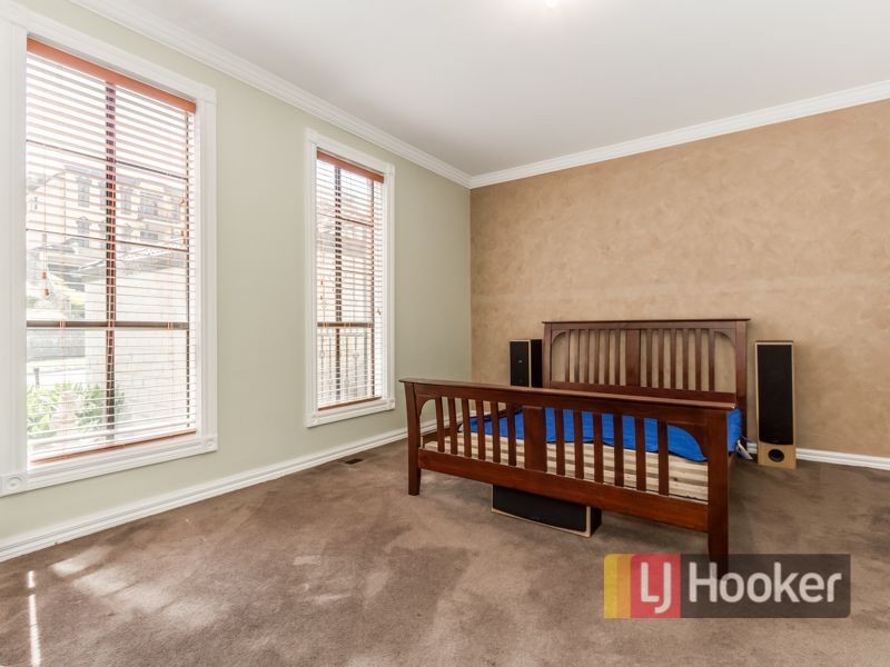 22 Montbrae Circuit, Narre Warren North VIC 3804