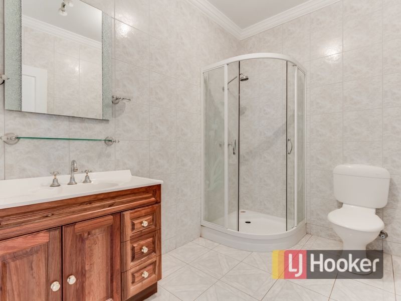 22 Montbrae Circuit, Narre Warren North VIC 3804