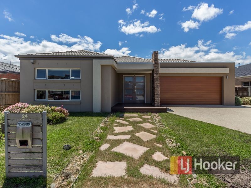 24 Locky Grove, Lyndhurst VIC 3975