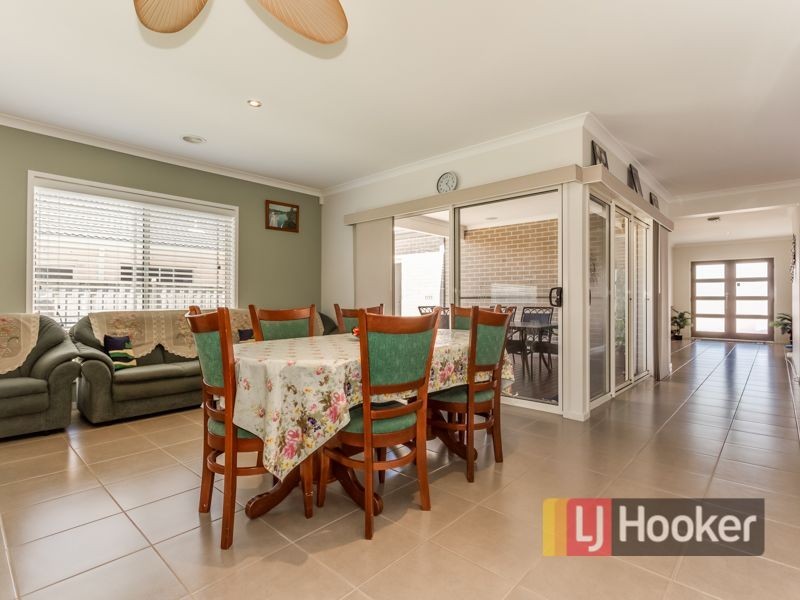 24 Locky Grove, Lyndhurst VIC 3975