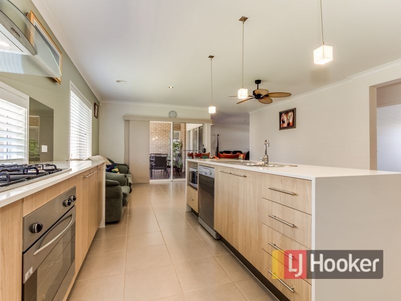 24 Locky Grove, Lyndhurst VIC 3975