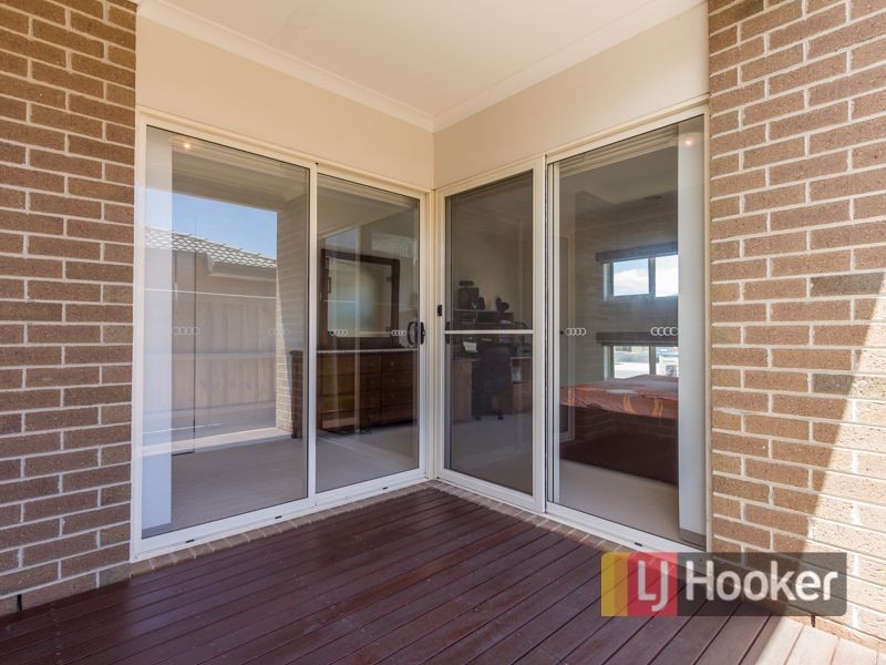 24 Locky Grove, Lyndhurst VIC 3975