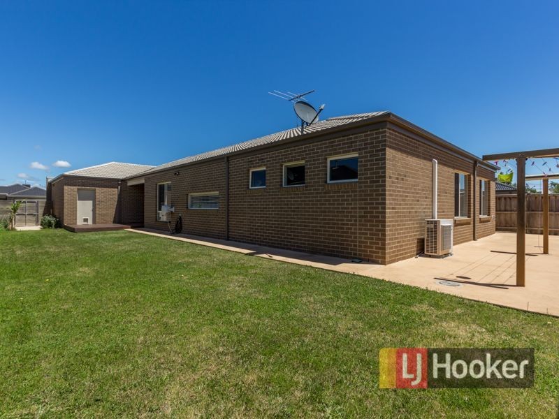 24 Locky Grove, Lyndhurst VIC 3975