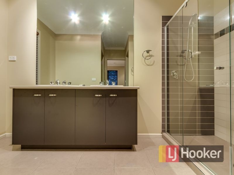 10 Danby Court, Cranbourne North VIC 3977