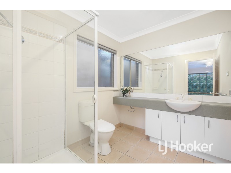 27 Kingston Avenue, Narre Warren South VIC 3805